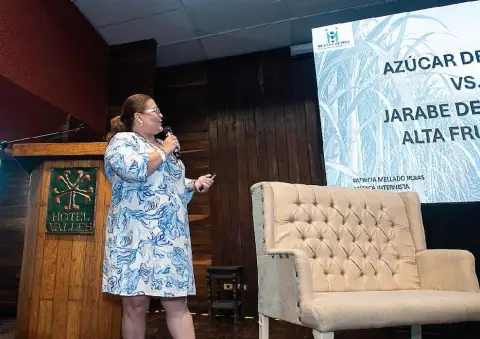 Ponencia sobre el mercado azucarero en el escenario del congreso